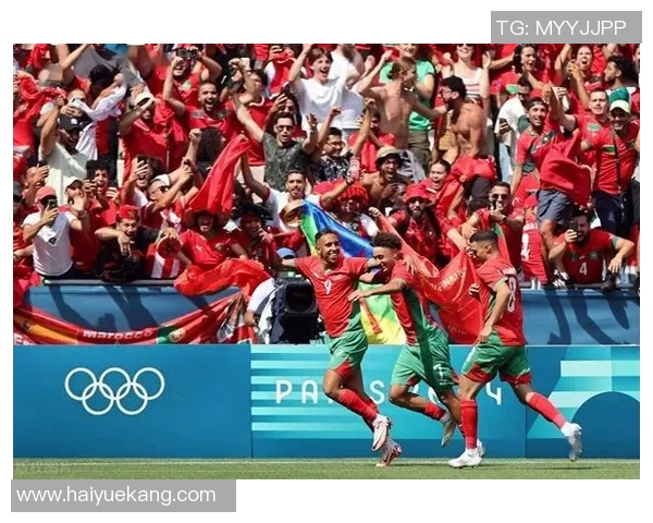 足球明星风格剪辑视频展现球场魅力与个人风采的完美结合 足球明星风格剪辑视频展现球场魅力与个人风采的完美结合