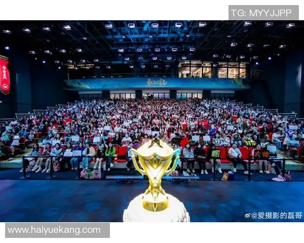 为足球明星谱写的荣耀之歌献给热爱与激情的绿茵场英雄