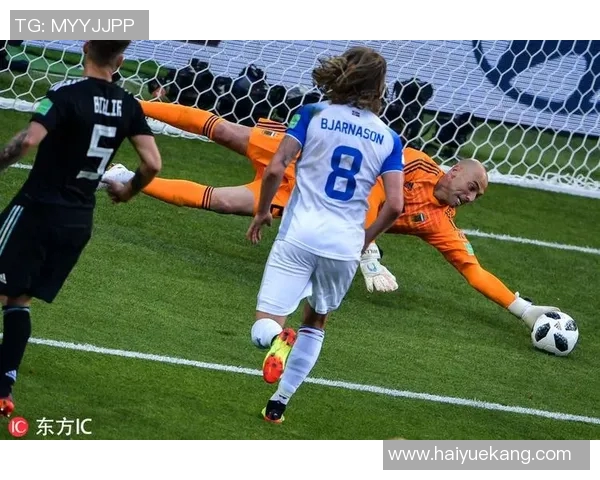 足球明星们在赛场上的帅气进球瞬间精彩回顾与分析 足球明星们在赛场上的帅气进球瞬间精彩回顾与分析