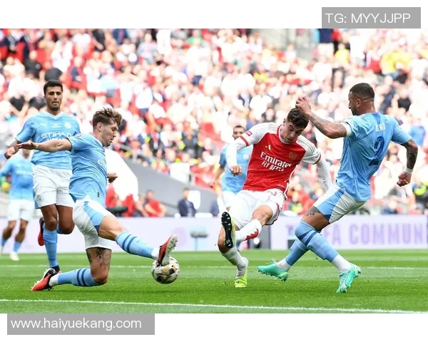 德国足球明星与模特完美结合的精彩瞬间图片欣赏