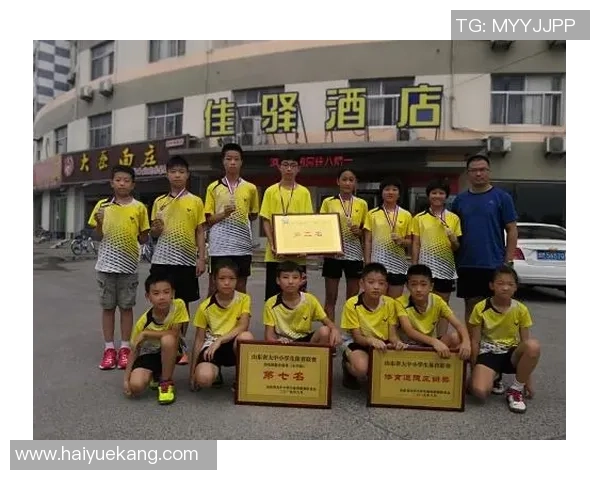 武汉羽毛球队拼搏历程揭秘努力与荣耀交织的锦标赛之路 武汉羽毛球队拼搏历程揭秘努力与荣耀交织的锦标赛之路